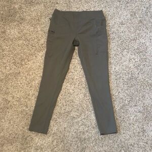 Women’s Carhartt Force Midweight Pocket Legging size M (8-10)